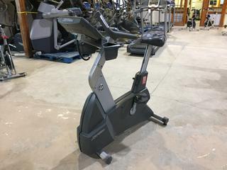 Life Fitness Upright Exercise Bike S/N A194035  (AUD)