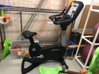 Selling Off-Site - Life Fitness 95cs Lifecycle S/N APU11997. Located Southridge YMCA, Medicine Hat, AB, For Further Details, Call 403-269-6600. Requires Repair.