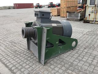 Asynchronous Motor 3 Phase 600V 70.63 Amp 60 Hz c/w Steel Base.  (DOME)