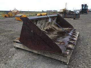 Thomas Model 0194-0426 72in Skid Steer Tooth Bucket.