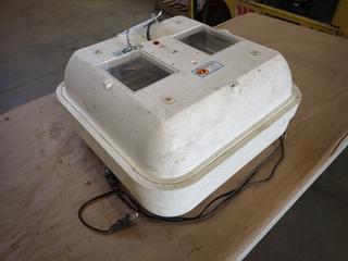 GQF Hova-Bator Model 1602N Thermal Air Egg Incubator, 25.3W, 115V  (R-3-2)