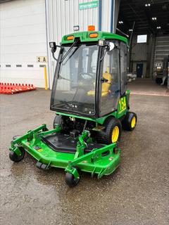 2013 John Deere Riding Mower. Model: 1545, Showing 2426hrs. Diesel, A/C, SN 1TC1545XCDT110261 **LOCATED OFFSITE @ Fort McMurray Airport, 547 Snow Eagle Drive, Fort McMurray, AB Call Chris For Info @ 587-340-9961**