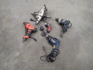 Bosch 1404 VSR 115V Screw Driver c/w Black and Decker 120V 1/2 In. Drill, 120V and 115V 3/8 In. Drills and Jobmate 3.6V Screwdriver *Note: This Item Is Located Offsite In Alberta Beach, For More Info Contact Richard @780-222-8309*