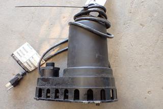 Mastercraft Submersible Utility Pump 115V 3300 GPH.