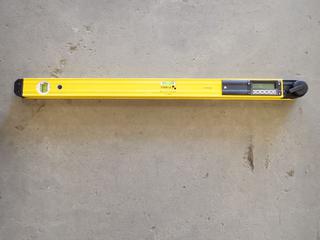 Stabila Tech 700 DA 32in Digital Electronic Angle Finder/Level w/ Case.