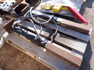 Hyspec Hydraulic Cylinders c/w Hoses.