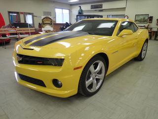 2010 Chevrolet Camaro SS Coupe c/w 6.2L LS3 426HP V8, 6-Spd Manual Transmission, Sunroof And 245/45ZR20 Tires. Showing 2,280kms. VIN 2G1FS1EW6A9191611 **LOCATED IN HINTON, AB**