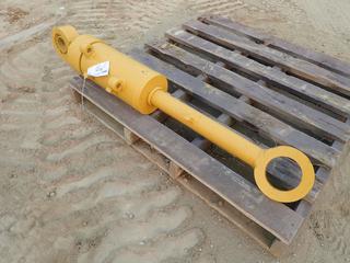 Hydraulic Cylinder To Fit D6RXW Dozer