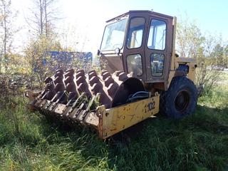 CASE 1102 V-Bro Max Padfoot Compactor c/w Deutz Model F6L912 Diesel Engine And 23.1-26 8-Ply Tires. Showing 01953hrs. SN 5909517 *Note: Running Condition Unknown, Buyer Responsible For Loadout*