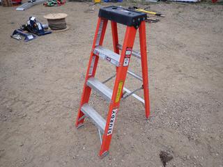 Sturdy 4ft Step Ladder