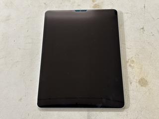iPad Pro 5th Gen 1TB C/W Full Factory Reset. SN D7X1FLW4GV