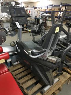 Life Fitness CLSR Recumbent Bike with Heart Rate Monitor. (WH)
