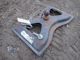 Gooseneck Hitch Plate w/ 2 5/16in Ball