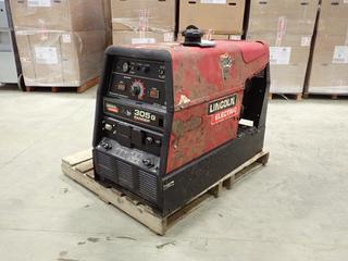 Lincoln Electric 305G Ranger Welder c/w Kohler CH680 674cc Gas Engine, 120/240V. SN 4134305871 *Note: Needs Battery, Running Condition Unknown* (A)