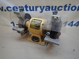 DeWalt DW758 120V 8 In. Bench Grinder. SN YL86526