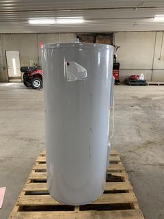 GSW 48 Gallon Space Saver Electric Water Heater, 240V. *Note: Dents* (HIGH RIVER YARD)