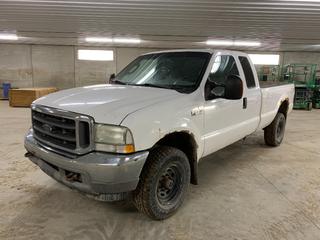 2004 Ford F250 SD XLT 4x4 Extended Cab Pick Up c/w 5.4L V8, Auto, A/C, Tekonsha Brake Controller, 8ft Box, 265/75R16 Tires, Showing 393,179 KMs, VIN 1FTNX21L44EA86704 *Note: Tailgate Does Not Latch, Passenger Rear Door Does Not Open, Windshield Cracked, Rust* (HIGH RIVER YARD)