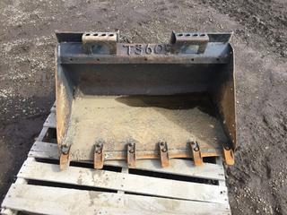 36in Compact Skid Steer Toothed Bucket, Fits Bobcat S70 (HIGH RIVER YARD)