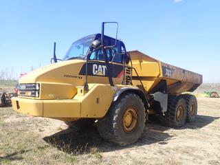 2015 Caterpillar 730 Articulated Dump Truck c/w C11 Acert 319hp Diesel Engine, 3-Spd, AC/Heater, Backup Camera, Heated Box And 750/65R25 Tires. Showing 19,096hrs. PIN CAT00730JB1M04161 *Note: (1) Low Tire*