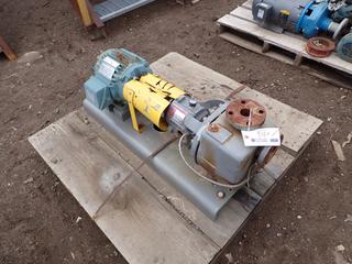 Durco Flow Serve MK3 Self Primer Pump c/w Reliance 575V 3-Phase Motor. SN 0108-3251 **THIS ITEM IS LOCATED @ 1 SUNSET BOULEVARD**