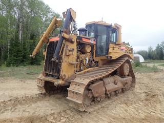 1997 Caterpillar D8R Crawler Dozer c/w CAT 3406 305hp 227.5kw Diesel, Winch w/ Cable, 24in Tracks And 154in S/U Dozer Blade. Showing 19,596hrs. PIN 7XM02129 *Note: Side Panel Missing For Engine*