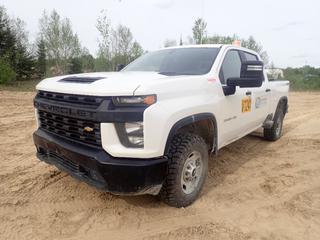 2021 Chevrolet Silverado 2500HD 4X4 Crew Cab Pickup c/w 6.6L V8 Gasoline, 6-Spd A/T, Backup Camera And LT275/70R18 Tires. Showing 11,084hrs, 67,800kms. VIN 1GC4YLE74MF146955 *Note: Check Engine Light On, Passenger Box Panel Dented*