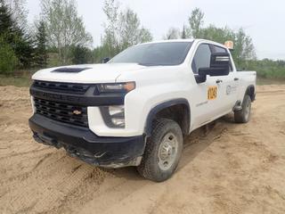 2021 Chevrolet Silverado 2500HD 4X4 Crew Cab Pickup c/w 6.6L V8 Gasoline, 6-Spd A/T, Backup Camera And LT265/70R17 Tires. Showing 11,493hrs, 79,913kms. VIN 1GC4YLE75MF143787 *Note: Dents In Passenger Door, Rocker Panel And Rear Box*