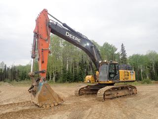 2018 John Deere 470G Excavator c/w 52in Q/c Dig Bucket, Aux Hyd, A/c Cab And 24in DBG Pads. Showing 12,995hrs. PIN 1FF470GXEJF235360 *Note: (1) Tooth Broken On Bucket*