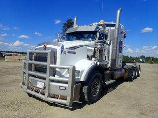 2014 Kenworth T800 Tri-drive Sleeper Truck Tractor c/w Cummins 550 HP Diesel, 18-Spd Manual, 60in Sleeper, A/R Susp, 38,102kg GVWR, 9072kg Fronts, 9677kg Rears, AC/Heater, 242in WB,425/65R22.5 Front And 11R24.5 Rear Tires. CVIP 05/2025. Showing 19,248hrs, 623,086kms. VIN 1XKDP4TX0EJ970286.  *Note: Engine Emissions Deleted, Drivers Side Front Fender Cracked* (LOCATED IN EDSON)