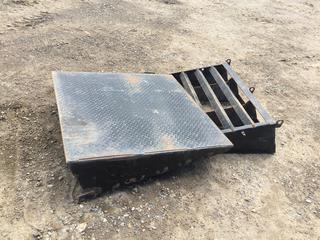 Set of Folding Trailer Ramps (HIGH RIVER YARD)