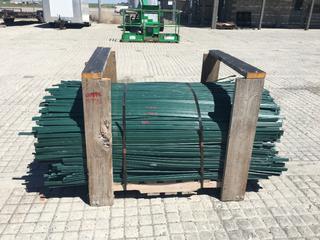 Pallet of Chain Link Privacy Slats, 60in - 75in (HIGH RIVER YARD)