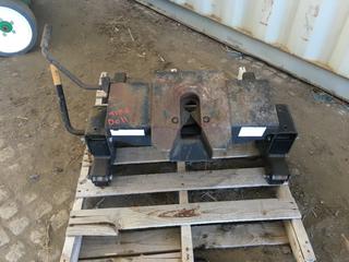 Reese 5th Wheel Hitch, Max Trailer Gross 15,000lbs, Vertical Load 3750lbs, Part # 30032, 30038, 30728 (HIGH RIVER YARD)