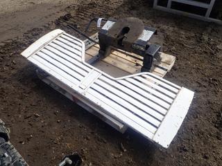 Reese Fifth Wheel Hitch c/w 43in Rails And 64in Tailgate To Fit 1999 Dodge 3500 (LOCATED IN EDSON)