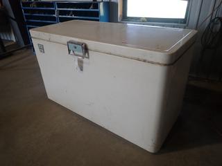 Cornado 5ft X 28in X 3ft Freezer