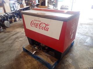 45in X 26in X 36in Coca-Cola SM15B 115V Cooler *Note: Working Condition Unknown*