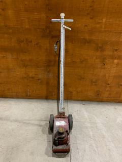 20 Ton Air/Hydraulic Jack. *Note: Requires Repair* (HIGH RIVER YARD)