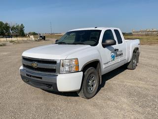 2011 Chevrolet Silverado 1500 4x4 Ext. Cab Pick Up c/w 4.8L V8, Auto, Prodigy P2 Brake Controller, 265/70R17 Tires, Showing 333,326 KMs, VIN 1GCRKREA9BZ221926  (HIGH RIVER YARD)