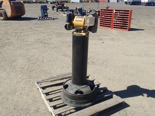 DeWalt DW758 8in Bench Grinder on Pedestal, 120V AC 4.2A (HIGH RIVER YARD)