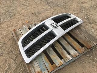 2012 Dodge Grille (HIGH RIVER YARD)