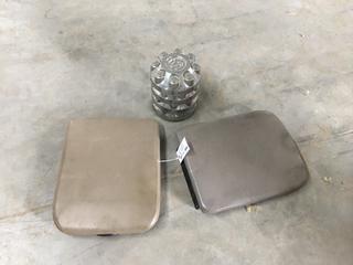 Dodge Hubcaps and Centre Console Covers (HIGH RIVER YARD)