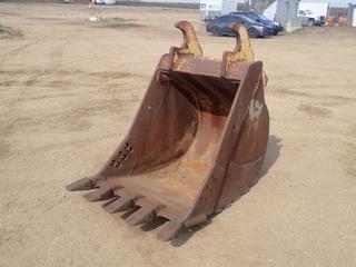 36in Bucket To Fit 250 Series Excavator (FORT SASKATCHEWAN YARD)