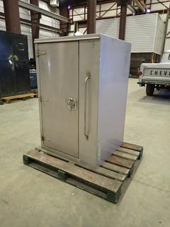 33in X 30in X 52in Aluminum Truck Storage Box w/ Keys And Lifting Hook  (FORT SASKATCHEWAN YARD)