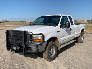 2001 Ford F350 XL 4x4 Extended Cab Pick Up c/w 7.3L Diesel, Auto, AC, Snap On Winch, Brush Bar, Cross Bed Tool Box, 5th Wheel Hitch, Gooseneck Ball Hitch, 265/75R16 Tires, Showing 626,565kms, VIN 1FTSX31F41EB33423 *Note: Winch Control In Office* (HIGH RIVER YARD)