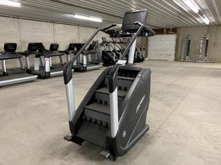 Life Fitness 95P PowerMill Climber, 100-240V, 50/60Hz, 3A, S/N PMH107806  (HIGH RIVER YARD)