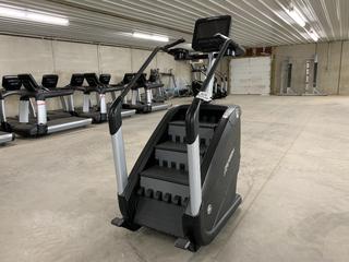 Life Fitness 95P PowerMill Climber, 100-240V, 50/60Hz, 3A, S/N PMH108457  (HIGH RIVER YARD)