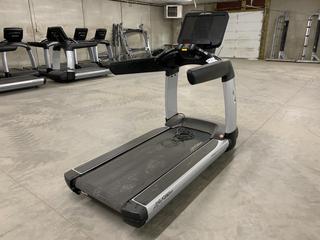 Life Fitness 95T Treadmill with FlexDeck Shock Absorption System, Programs and Fitness Monitoring, 0-15% Incline, 0.5-14mph, 120V, 20 Amp Plug, S/N AST183564  (HIGH RIVER YARD)