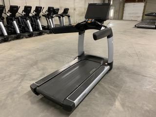 Life Fitness 95T Treadmill with FlexDeck Shock Absorption System, Programs and Fitness Monitoring, 0-15% Incline, 0.5-14mph, 120V, 20 Amp Plug, S/N AST176084  (HIGH RIVER YARD)