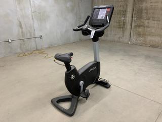 Life Fitness Model 95CS Life Cycle Inspire Upright Bike c/w KOPS Leg Position, Programmed Workouts & Touchscreen Display. S/N APU117661  (HIGH RIVER YARD)