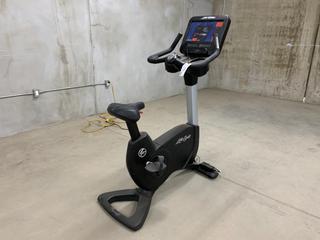 Life Fitness Model 95CS Life Cycle Inspire Upright Bike c/w KOPS Leg Position, Programmed Workouts & Touchscreen Display. S/N APU117612  (HIGH RIVER YARD)