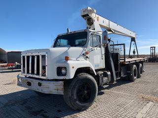 1991 International 2674 T/A VAC Truck c/w 285 HP Cummins LTA10, Eaton Fuller 8 Speed, Simon-RO TC3067 15 Ton Crane, Deck w/ Rigging Storage, 23,587KG GVWR, 5443KG Front And 9072KG Rears, 315/8022.5 Front And 11R24.5 Rear Tires, Showing 461,045kms, 26,023 Hrs, VIN 1XPCDB9X7KD281771 *Note: Air Pressure Is Inconsistent* (HIGH RIVER YARD)